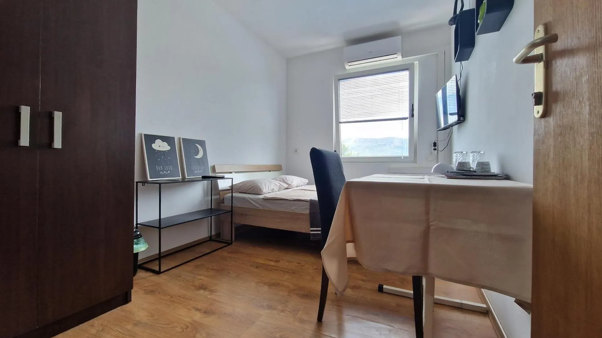 Guest house Rooms For Two With Private Bathroom Near Split Center